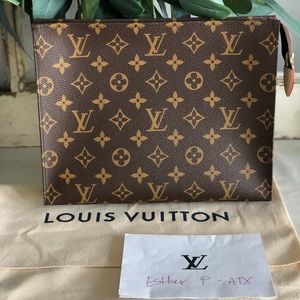 Louis Vuitton Toiletry 26